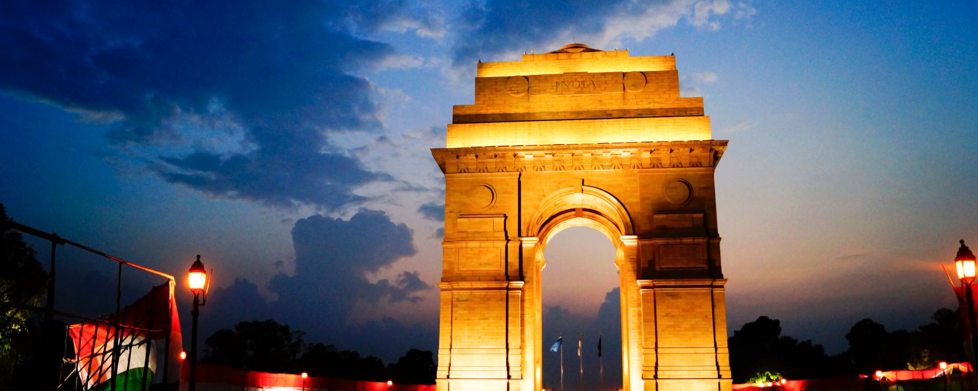 Delhi Delights: Uncovering Historic Landmarks, Vibrant Culture, and Luxurious Experiences