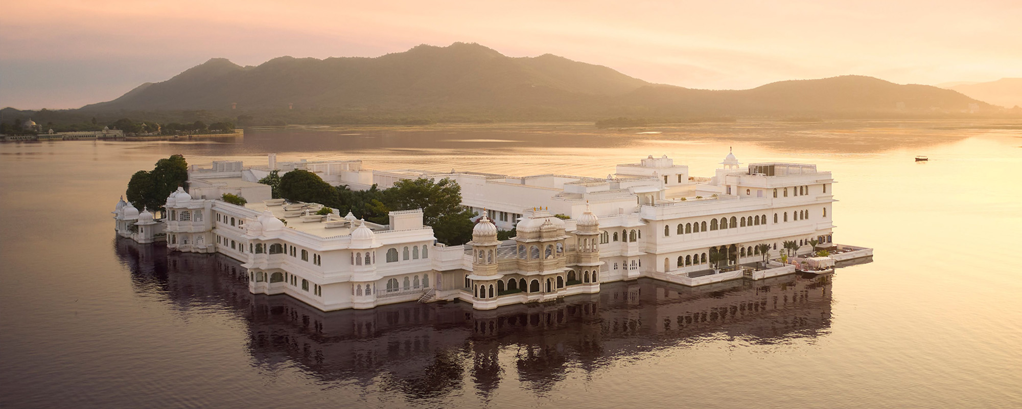 Top 10 Luxurious Palace Hotels in India