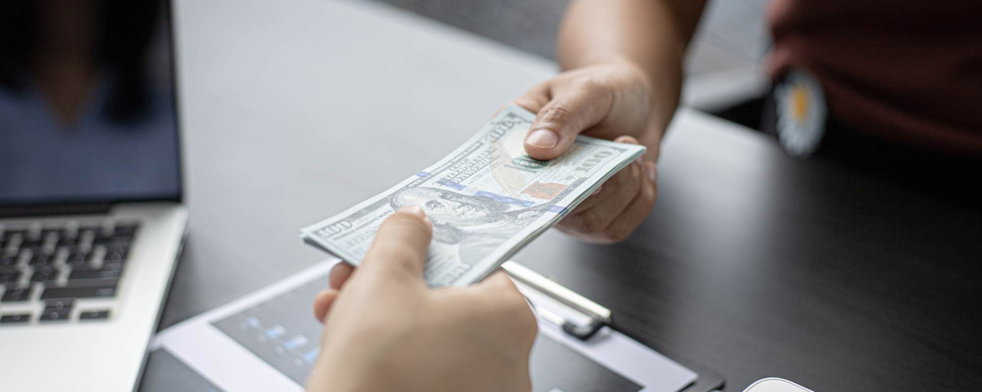 India Currency & Payment Tips for Foreign Tourists